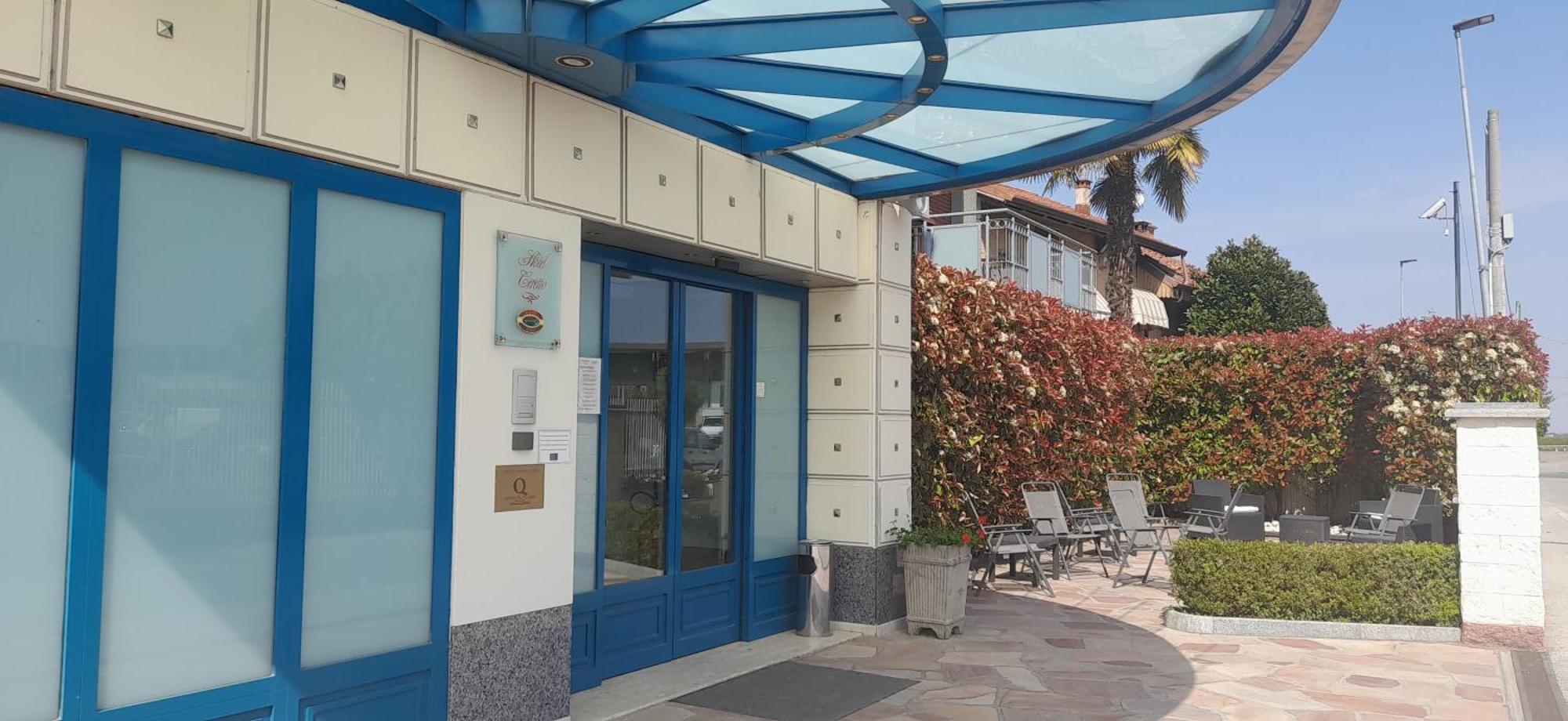 Hotel Ceretto Busca Exterior photo