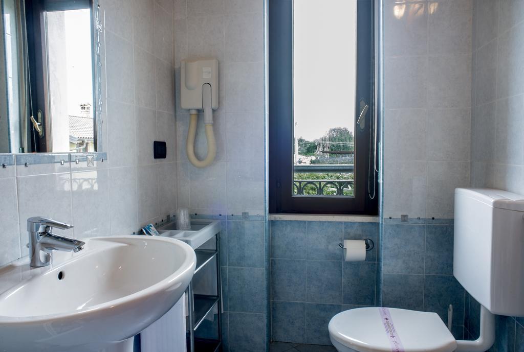 Hotel Ceretto Busca Exterior photo
